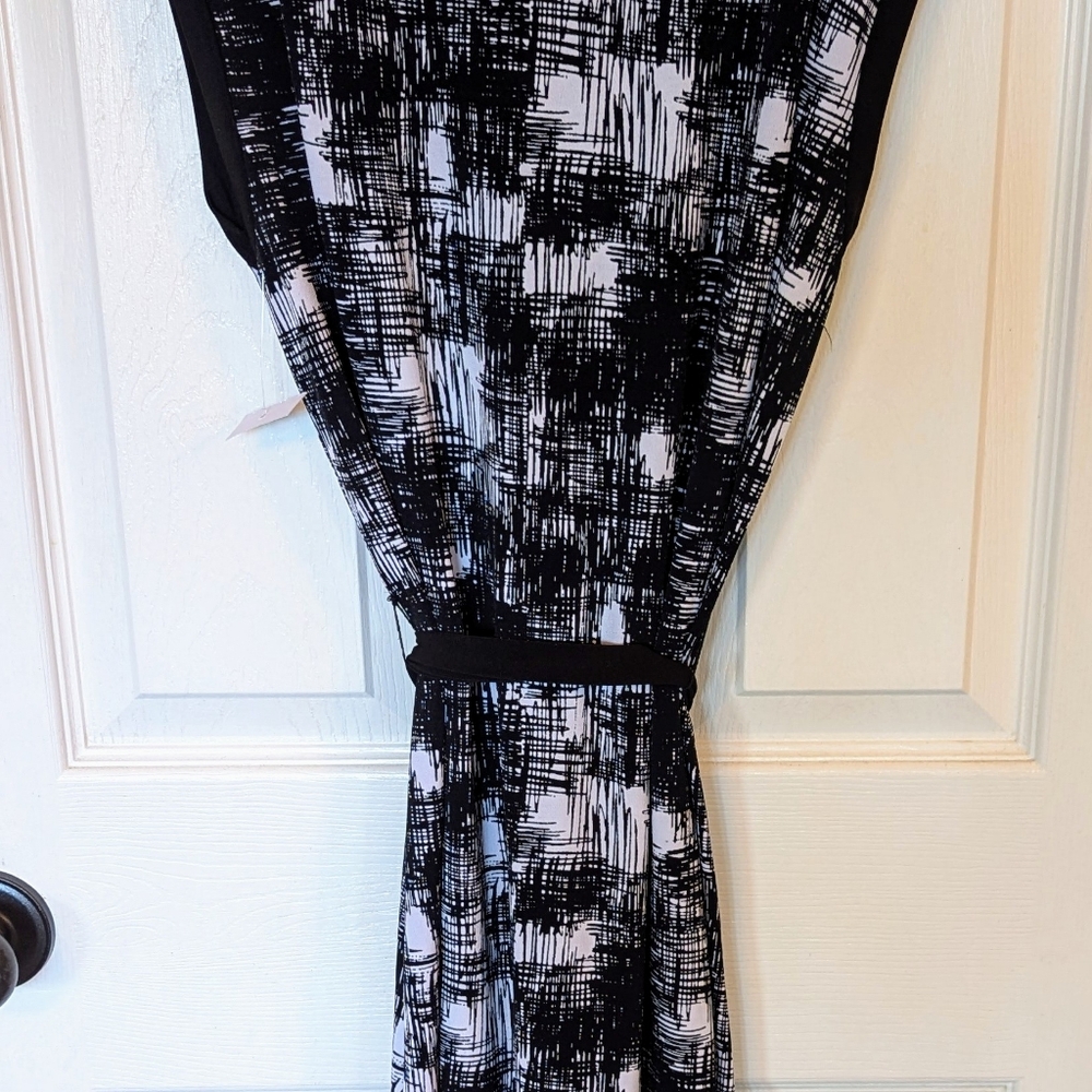 Liz Claiborne Dress Size 8 Black & White